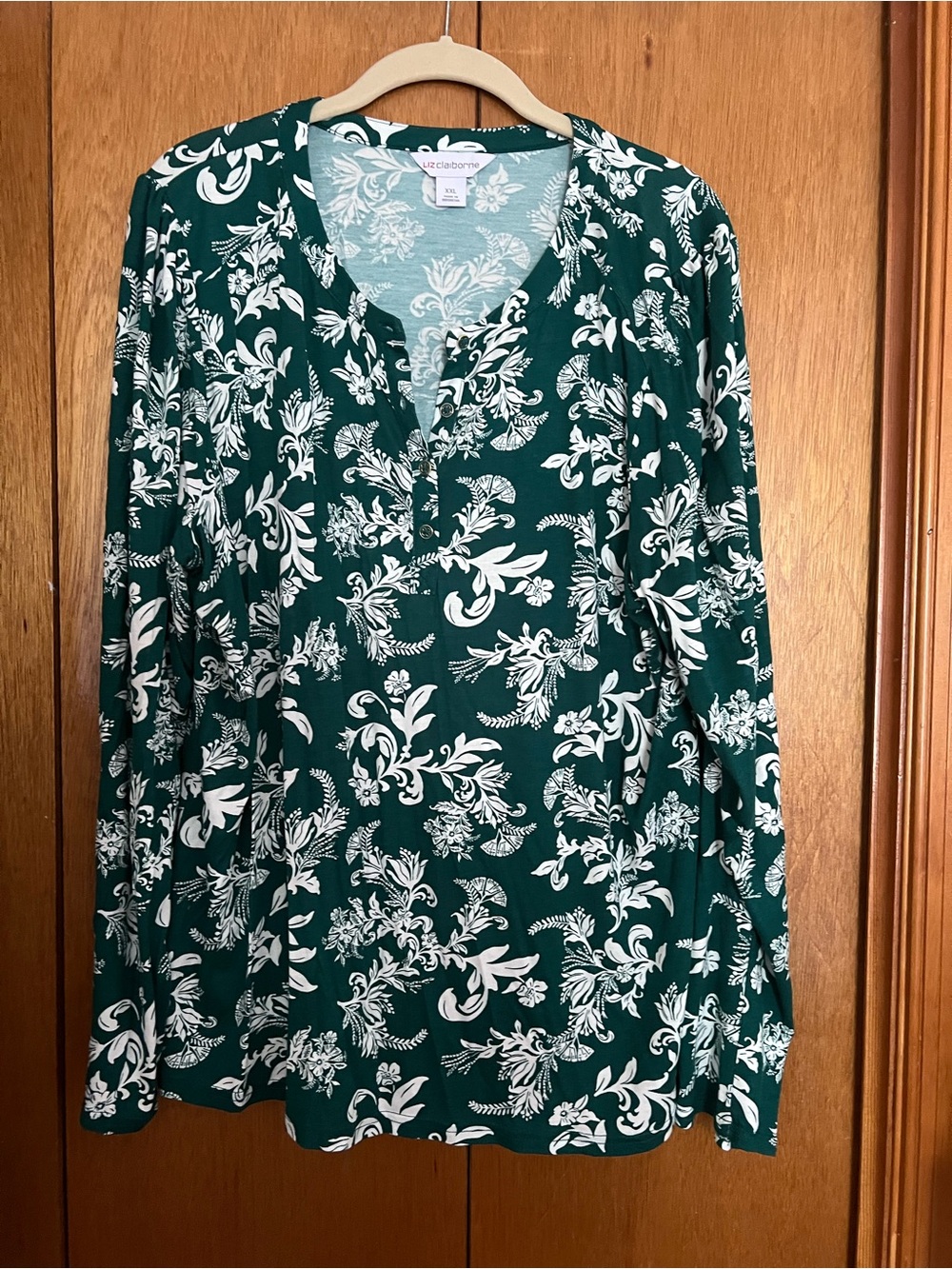 Liz Claiborne Emerald Green and White Floral Long-Sleeve Henley